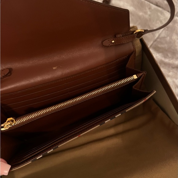 Burberry wallet with detachable strap - Picture 3 of 3